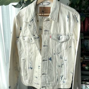 New Mens size M Levi’s saltwater light wash speckled tie-dye trucker jean jacket